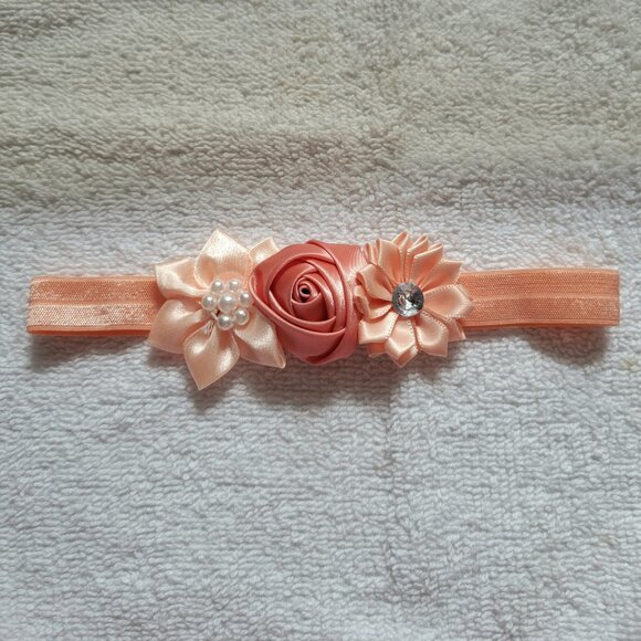 Handmade Baby Girls Headband Peach Size 0-3m 12"-14" D New - Picture 1 of 5